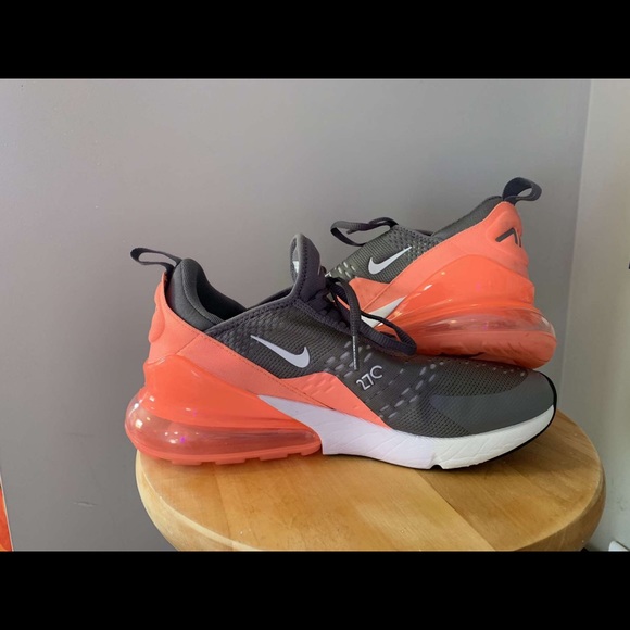 Airmax 270 “gunsmoke”